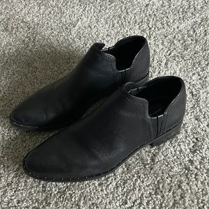 Steven Madden black booties